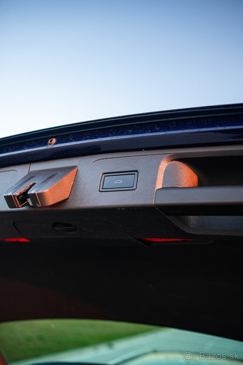 VW Passat R-LINE DSG Ťažné Virtual CarPlay ACC Lane-assist - 17