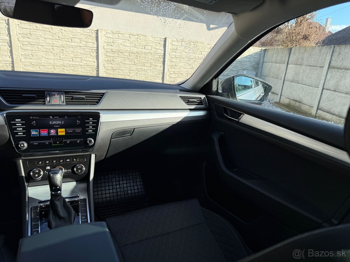 Škoda Superb Combi 2.0 TDI - 17