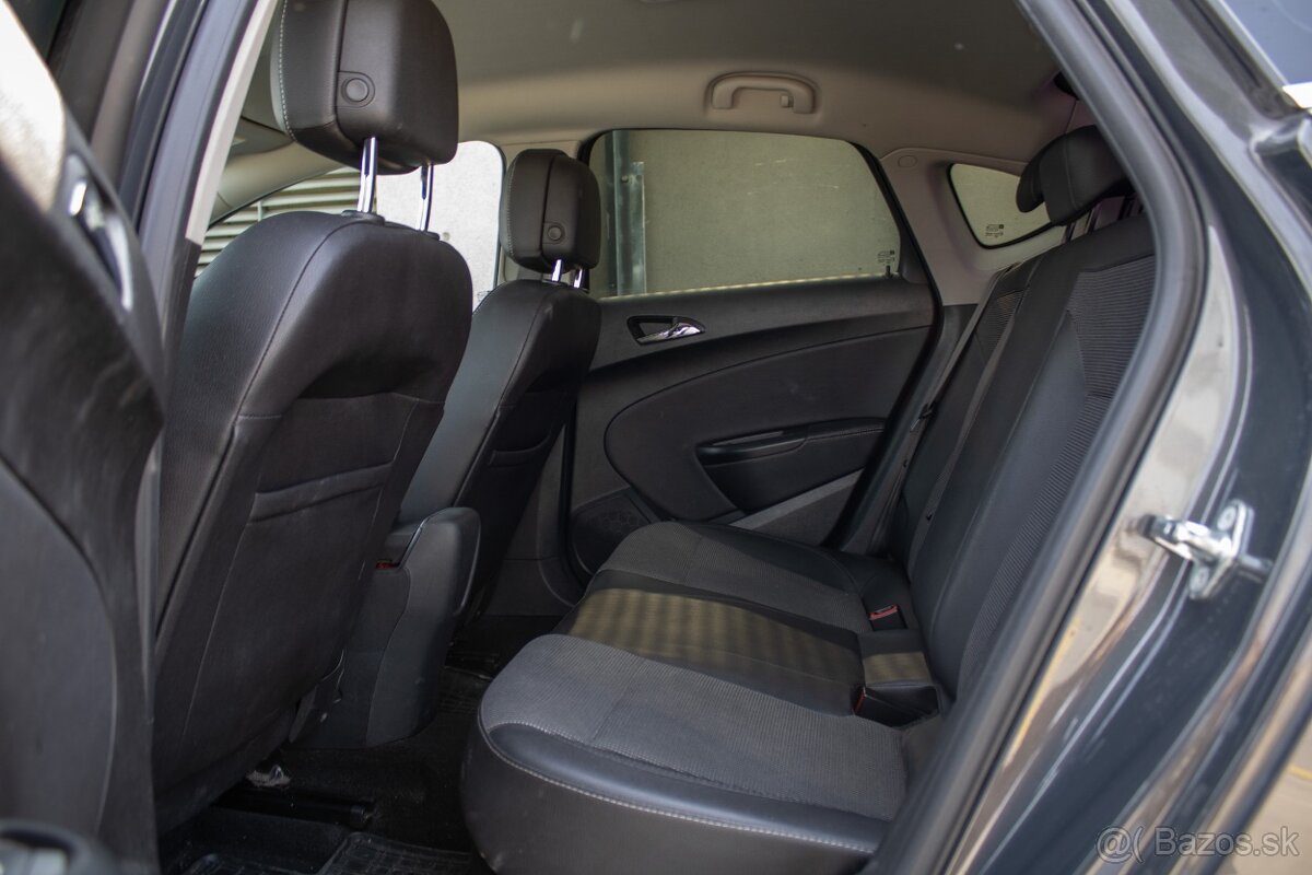 Opel Astra 1.4 benzín/plyn, AT6 - 17