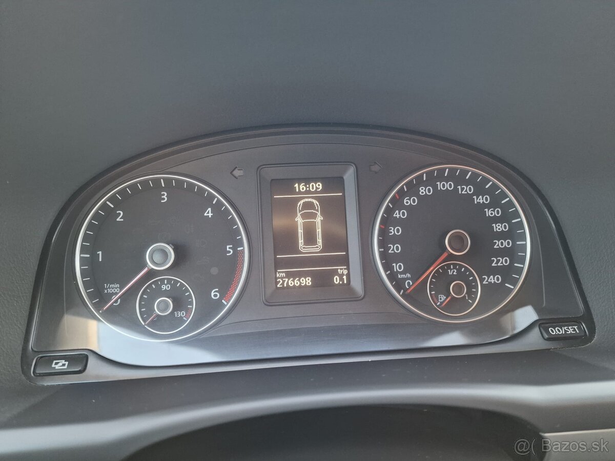 VW TOURAN 1,6 TDi 66kW - 17