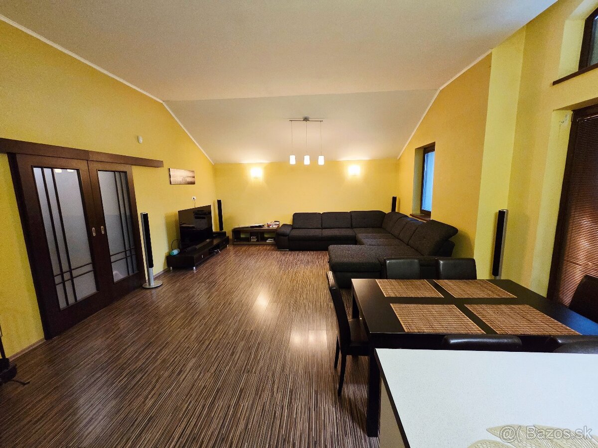 4.-izbový rodinný dom s veľkou garážou v Novej Dedinke - 17