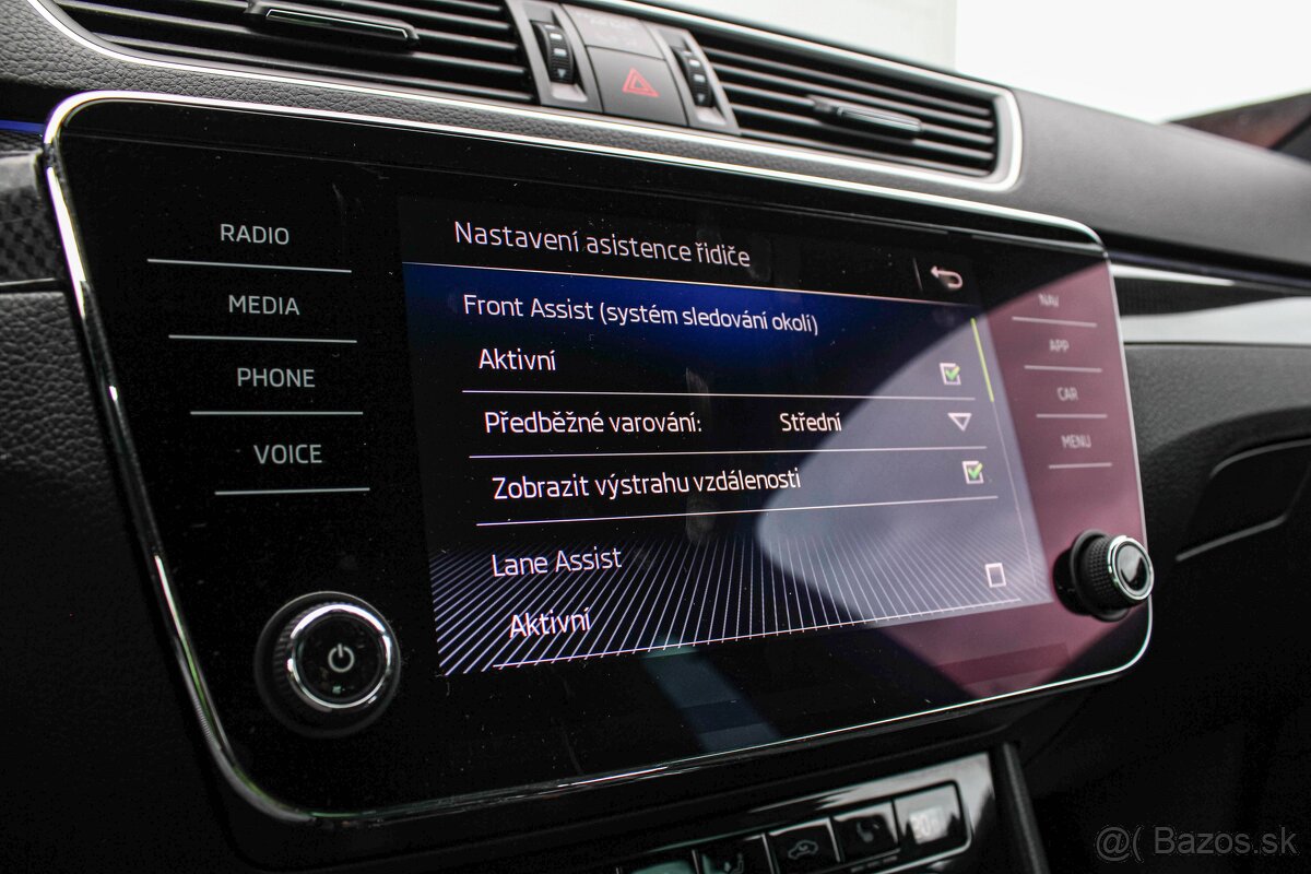 Škoda Superb Combi Sportline 2.0 140kW 4x4 DSG - 17