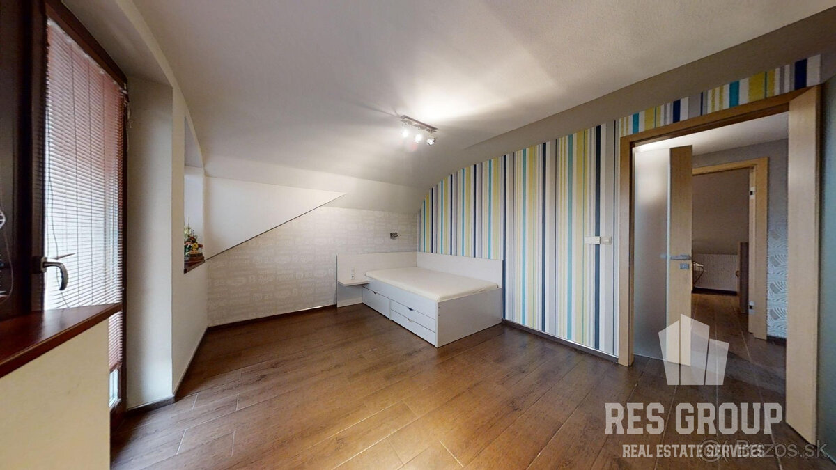 Na predaj, dom so 6 izbami a vonkajším bazénom Žilina - Turi - 17