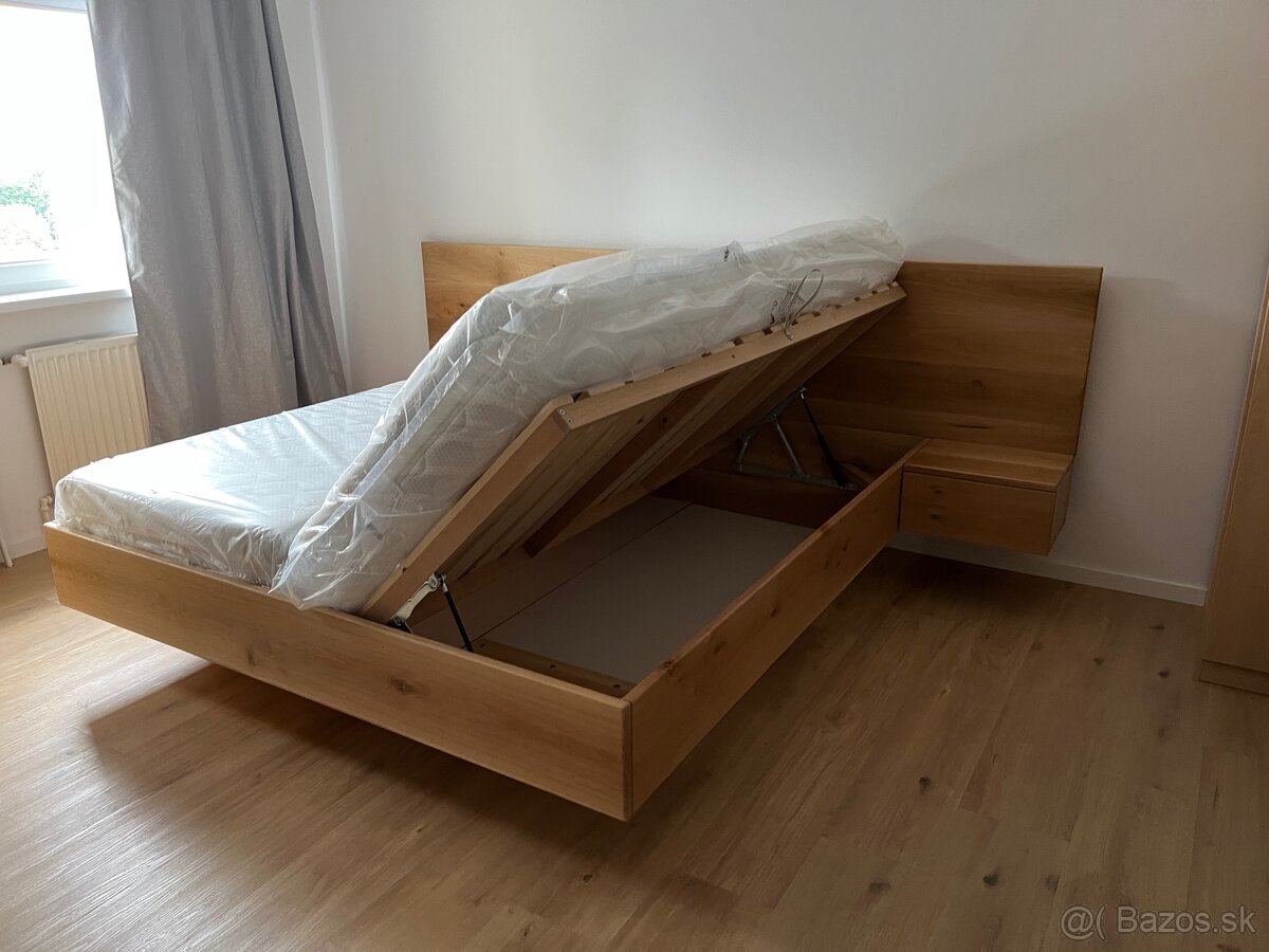 Levitujúca dubová posteľ - úložný priestor, nočné stolíky - 17