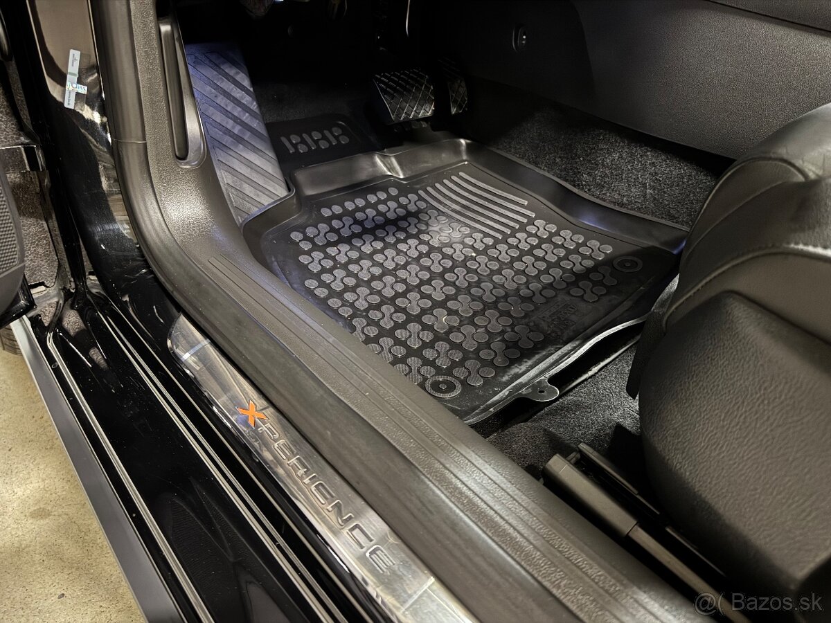 Seat Leon 2,0 TDI 135KW 4x4 2017 DSG Pano Full-LED XPERIENCE - 17