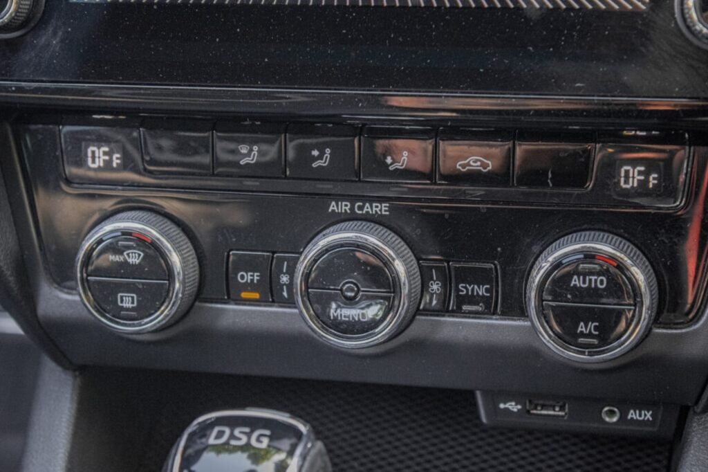 Škoda Octavia Combi 2.0 TSI RS DSG - 17