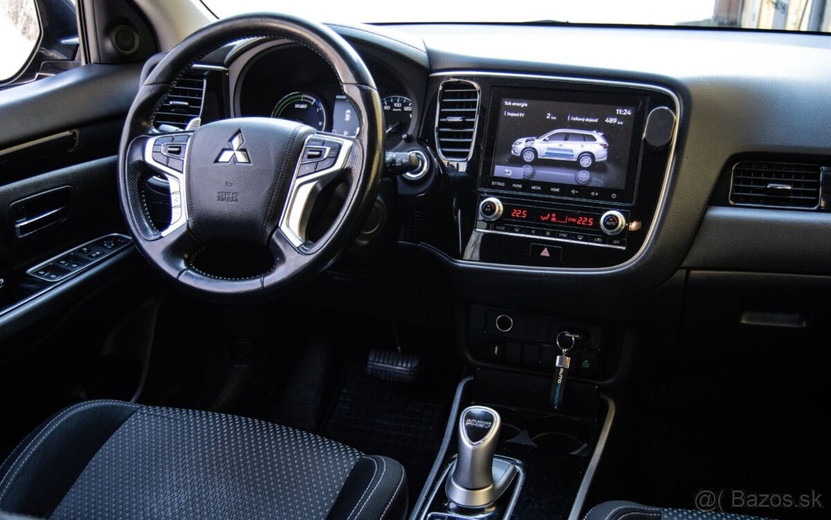 Mitsubishi Outlander PHEV 2.4 AWD - 17