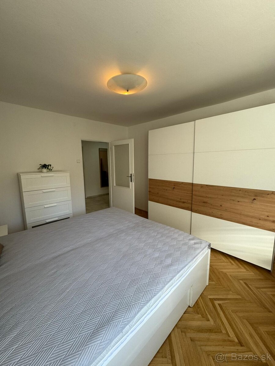 3 izb. byt, MEDENÁ ul. - 17