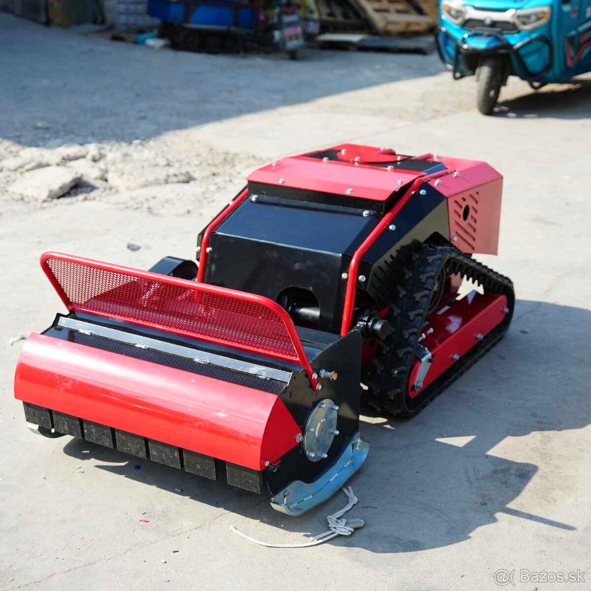 Univerzálni mini nakladač - 17