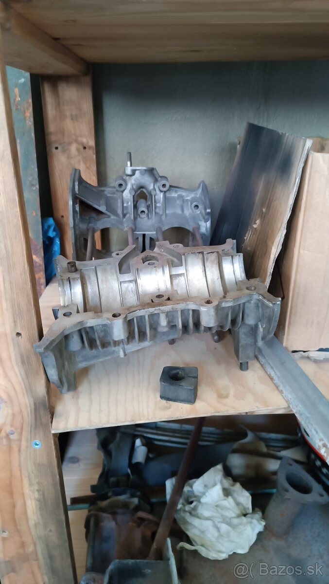 Vľavo. Vespa 400, rok výroby 1958 - 17