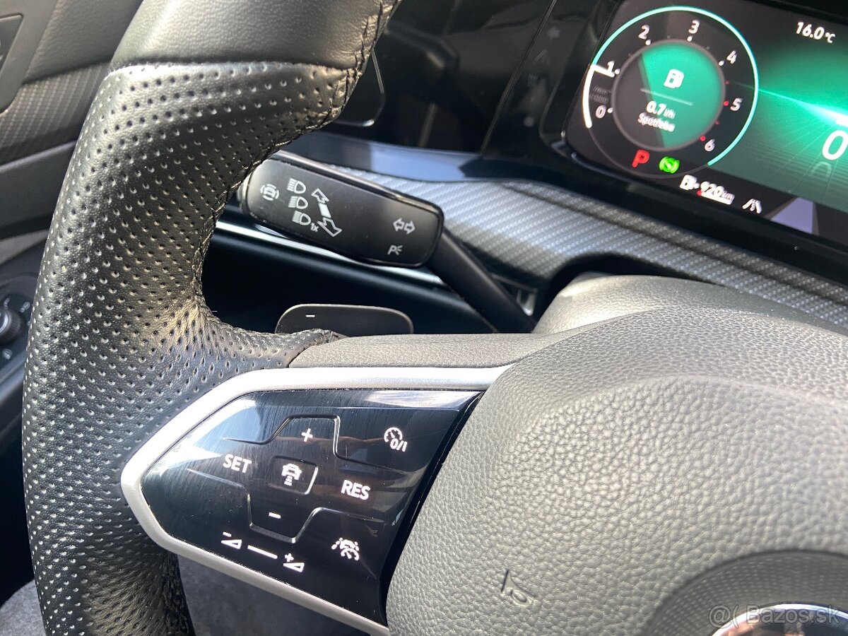 VW GOLF VARIANT VIII R-LINE 2.0TDI AUT PANO ALU 18” - 17