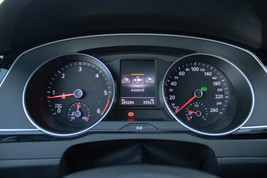 VW Volkswagen Passat Variant 2.0 TDI DSG - 17