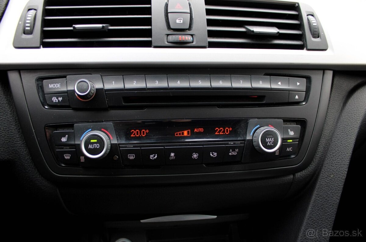 BMW Rad 3 Touring 320d A/T 135kW - 17