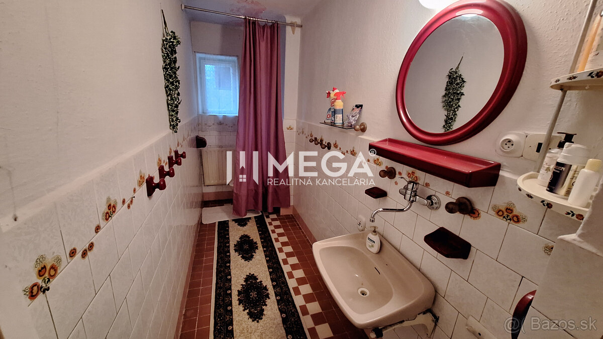 EXKLUZÍVNE NA PREDAJ: 3.podlažný dom v meste Snina - 17
