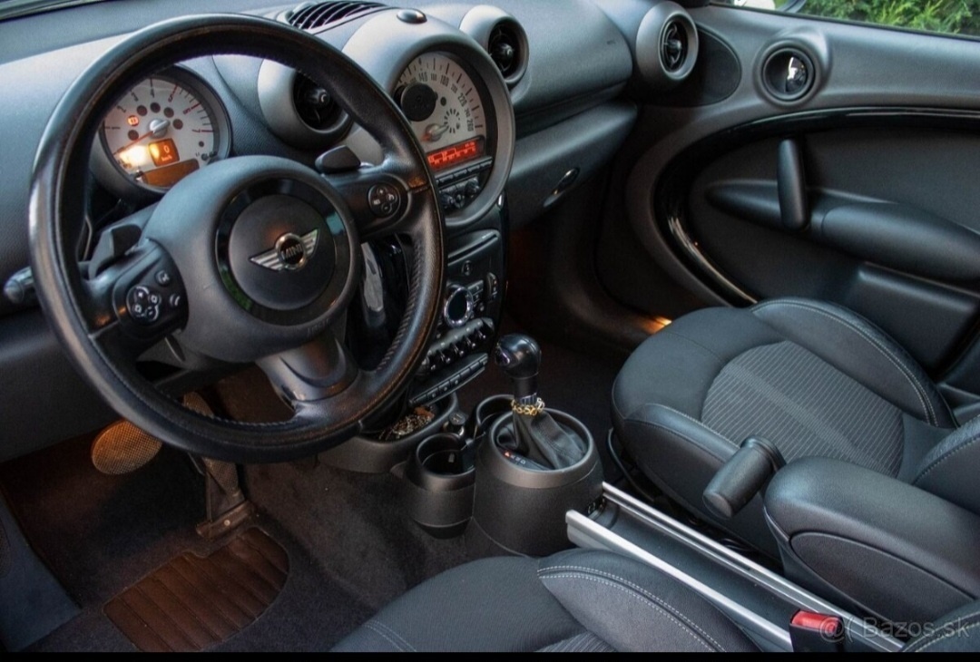 Mini Countryman Cooper D ALL4 A/T - 17