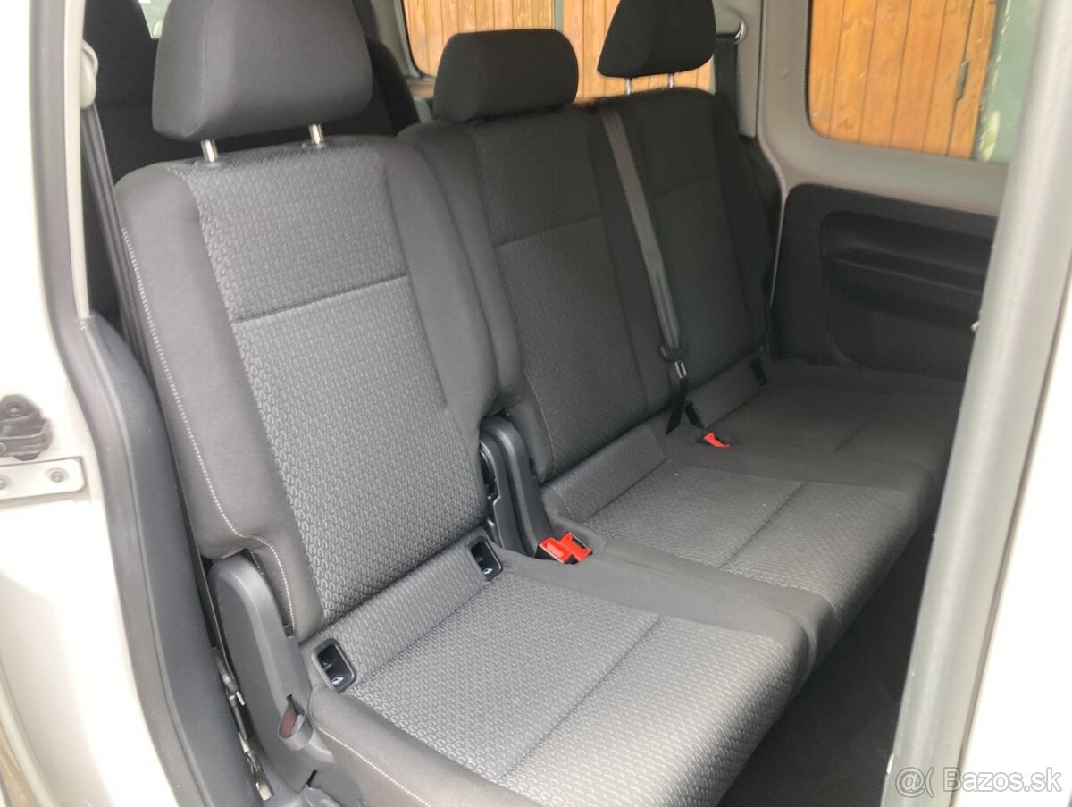 VOLKSWAGEN CADDY MAXI 1,4 TSi 7míst 150 koní - 17