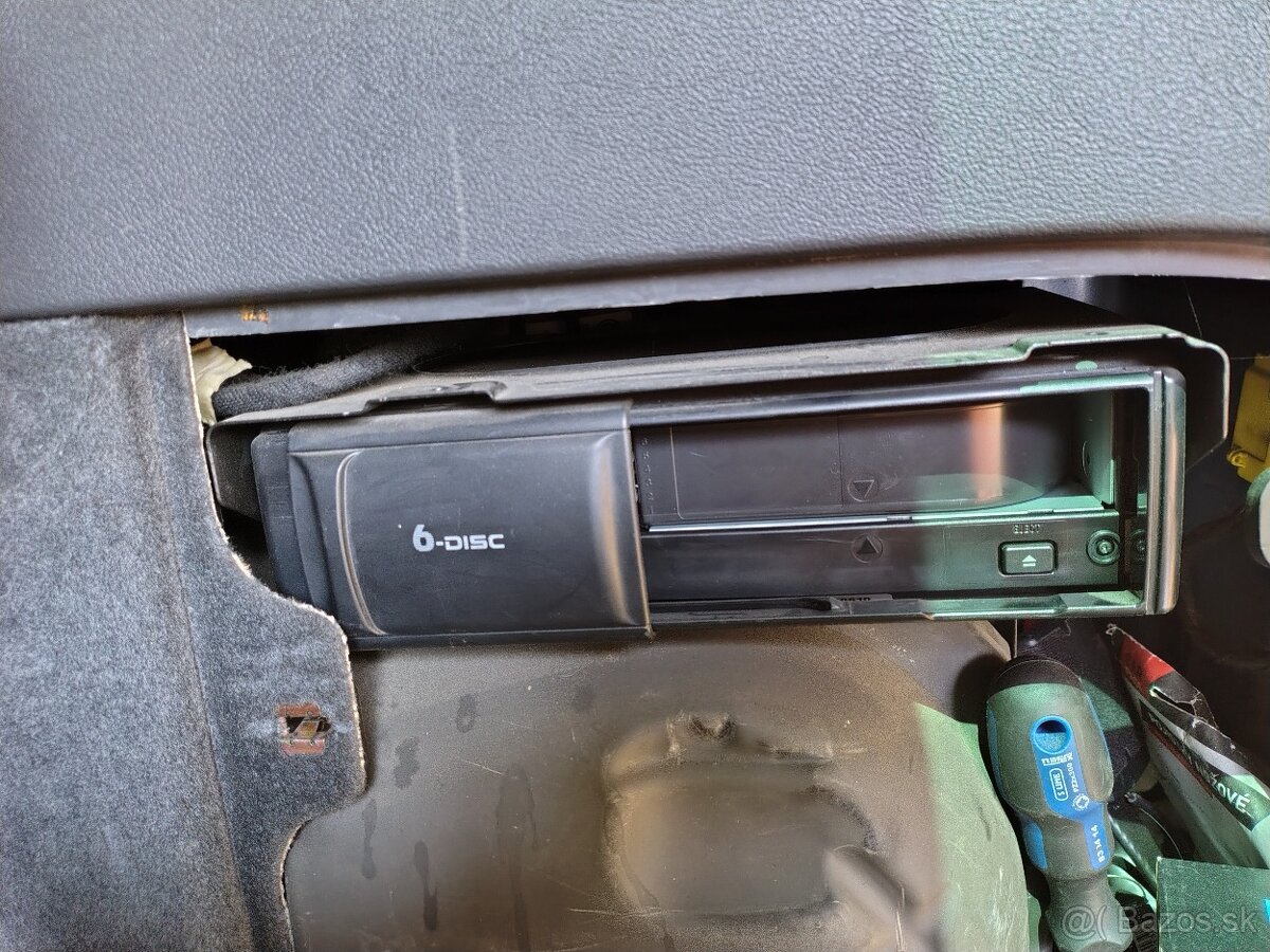 Predám VW Touareg 2.5 128kw - 17