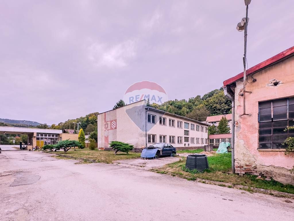 Výrobno skladovací areál SANDRIK Štós s fungujúcou výrobou- - 17