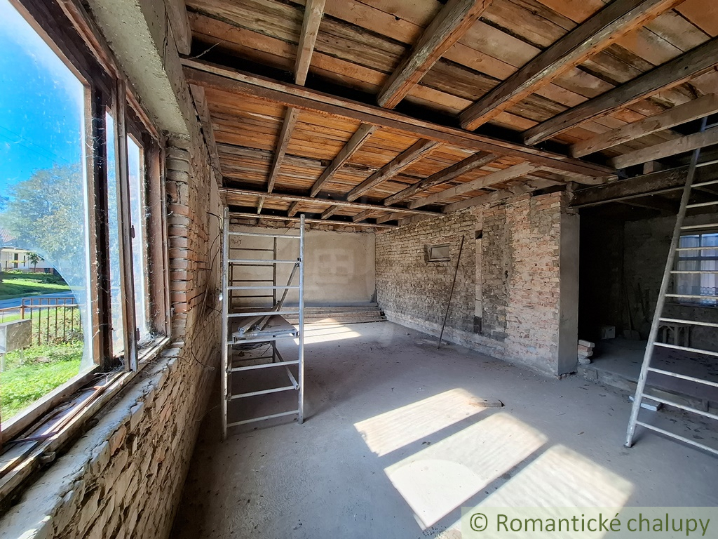 Rozostavaný rodinný dom s veľkým pozemkom v podunajskej ob - 17