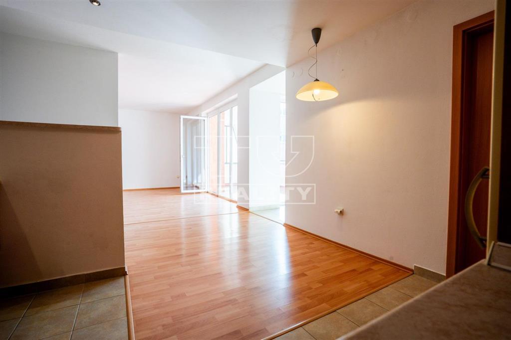 NA PREDAJ 129M2 4I BYT UL.POD PÁROVCAMI, PIEŠŤANY - 17