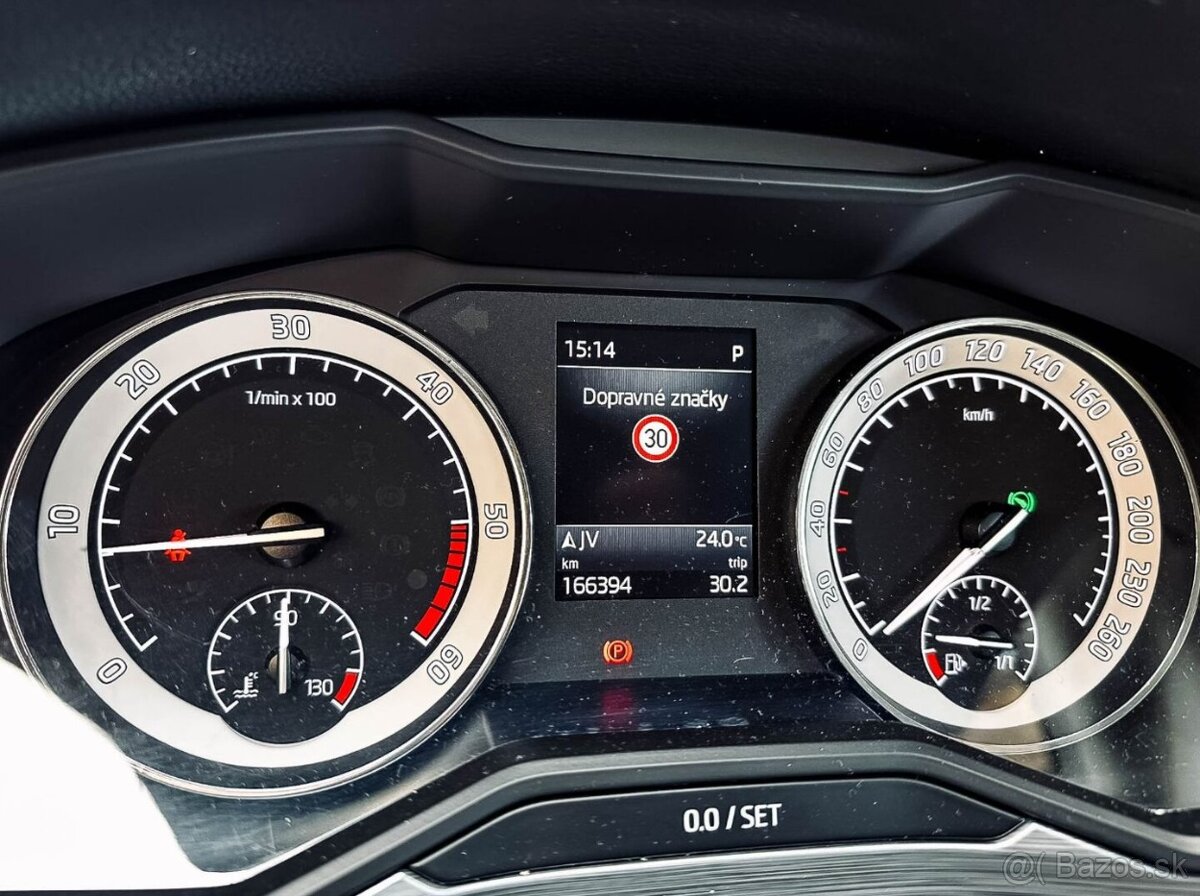 Škoda Superb 2.0 TDI SCR Style DSG - 17