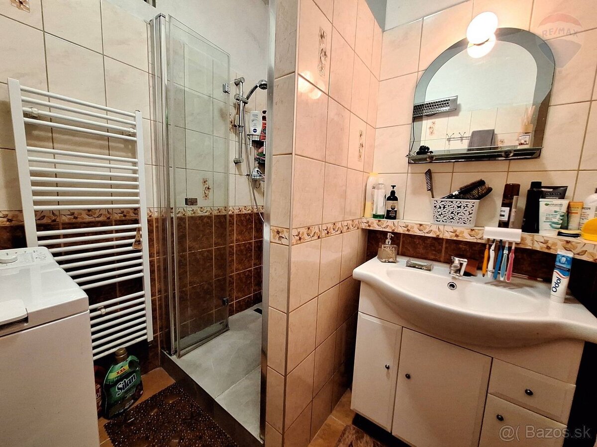 - - - VÝRAZNE ZNÍŽENÁ CENA - - - Rodinný dom s dielňou v Dol - 17