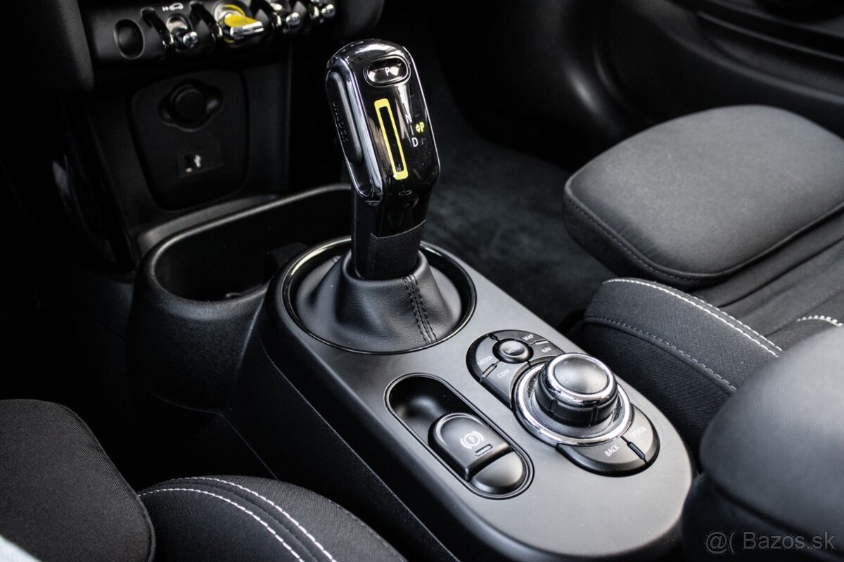 Mini Cooper S SE 135kW AT Elektro 2022 - odp. DPH - 17