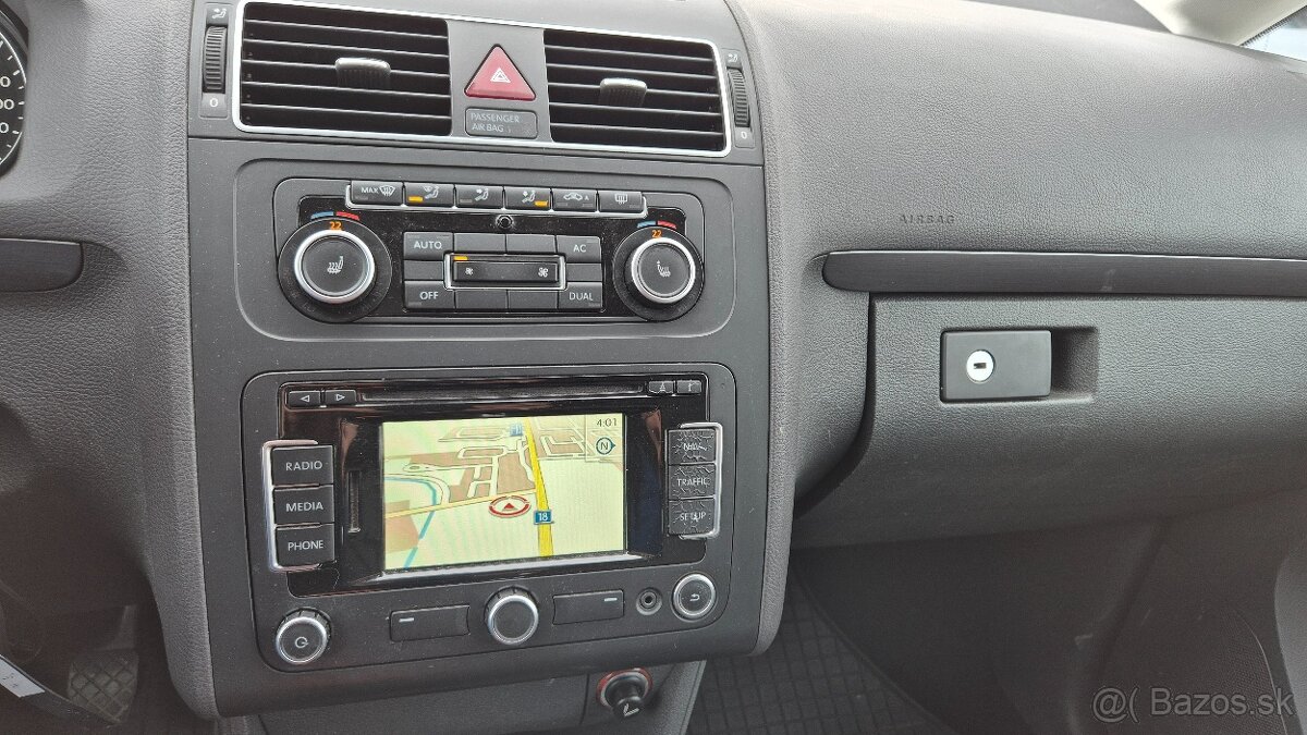 Volkswagen Touran 2.0 TDI Cross 7 miestne - 17