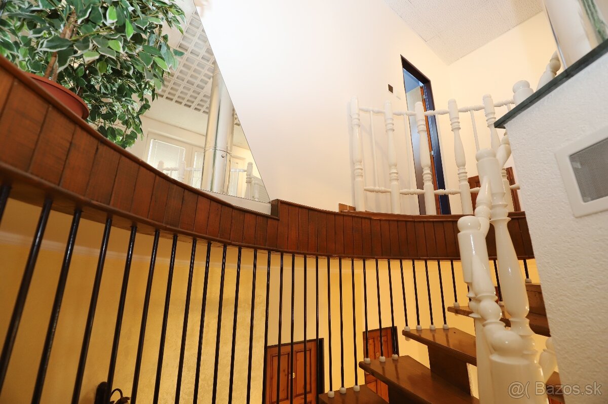 Kompletne zrekonštruovaný 5 izbový rodinný dom,pozemok 659m2 - 17