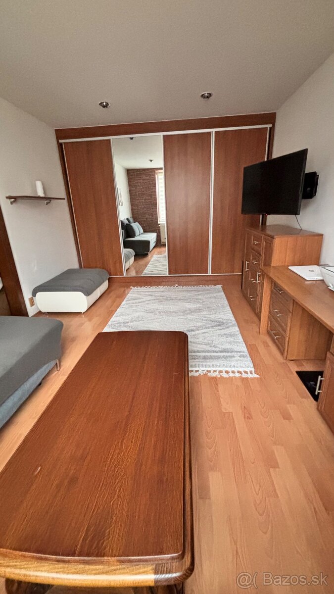 Byt do podnájmu 2Kk v centre mesta - 17