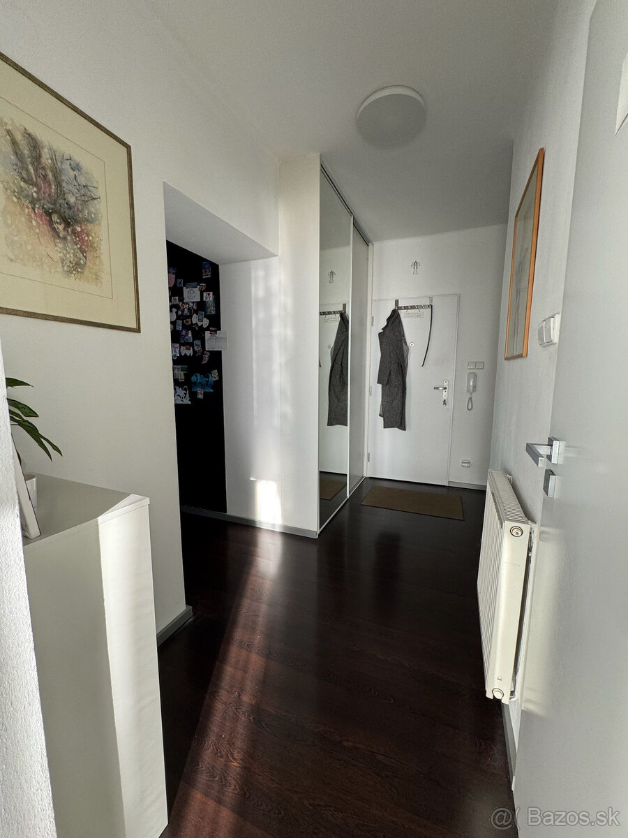 PREDAJ NÁDHERNÉHO 4-IZB. ZREKONŠTRUOVANÉHO BYTU S 2 BALKÓNMI - 17