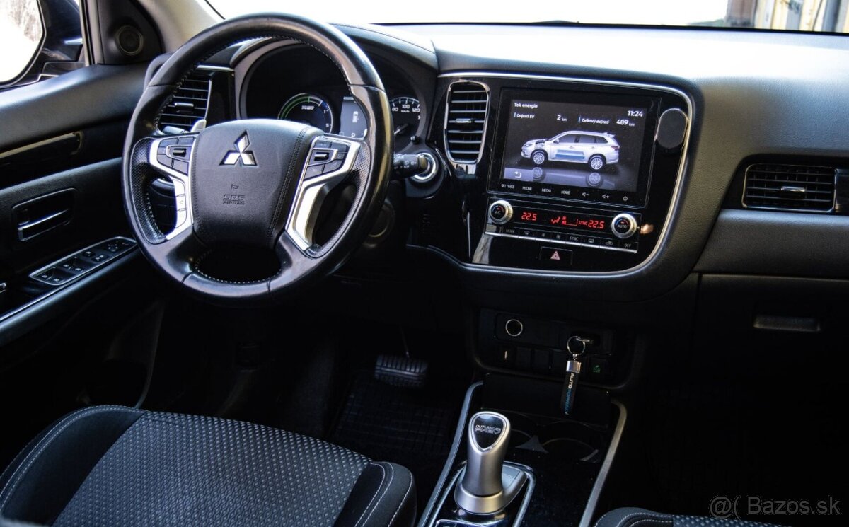 Mitsubishi Outlander PHEV 2.4 AWD - 17