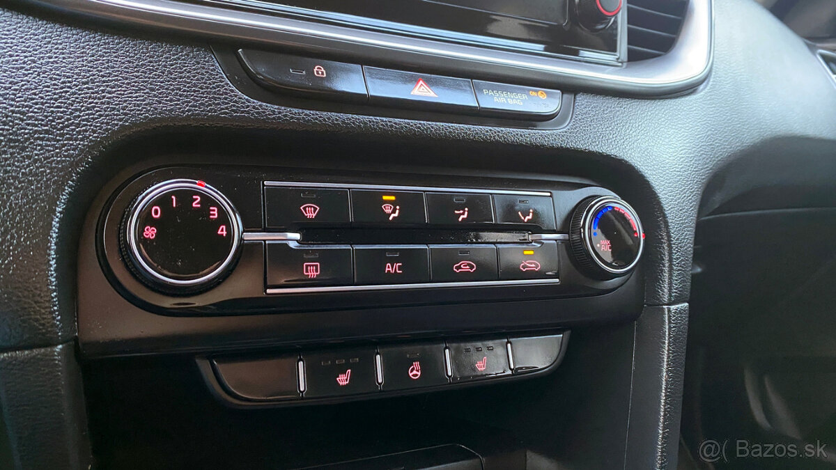 Kia Ceed SW 1.5 T-GDi Silver 118kW 6/2022 29000km TOP - 17