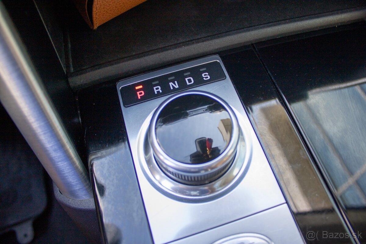 Land Rover Discovery 3.0L TD6 HSE AWD A/T. - 17