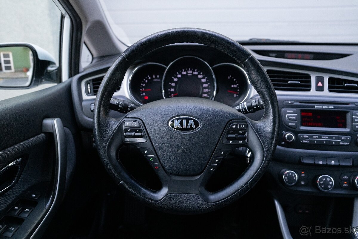 Kia Ceed 1.6 CRDi 94kw M6, SR vozidlo - 17