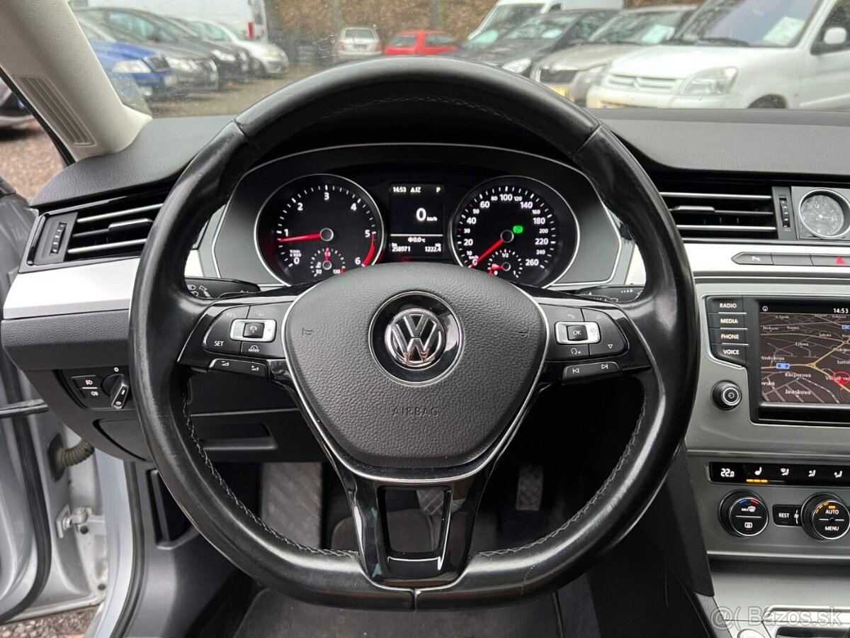 Volkswagen Passat Combi 2.0TDI 110kW automat tažné klima ACC - 17