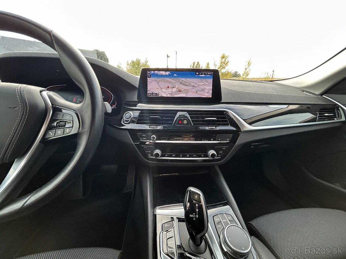 BMW Řada 5 | 520i TwinTurbo - 17