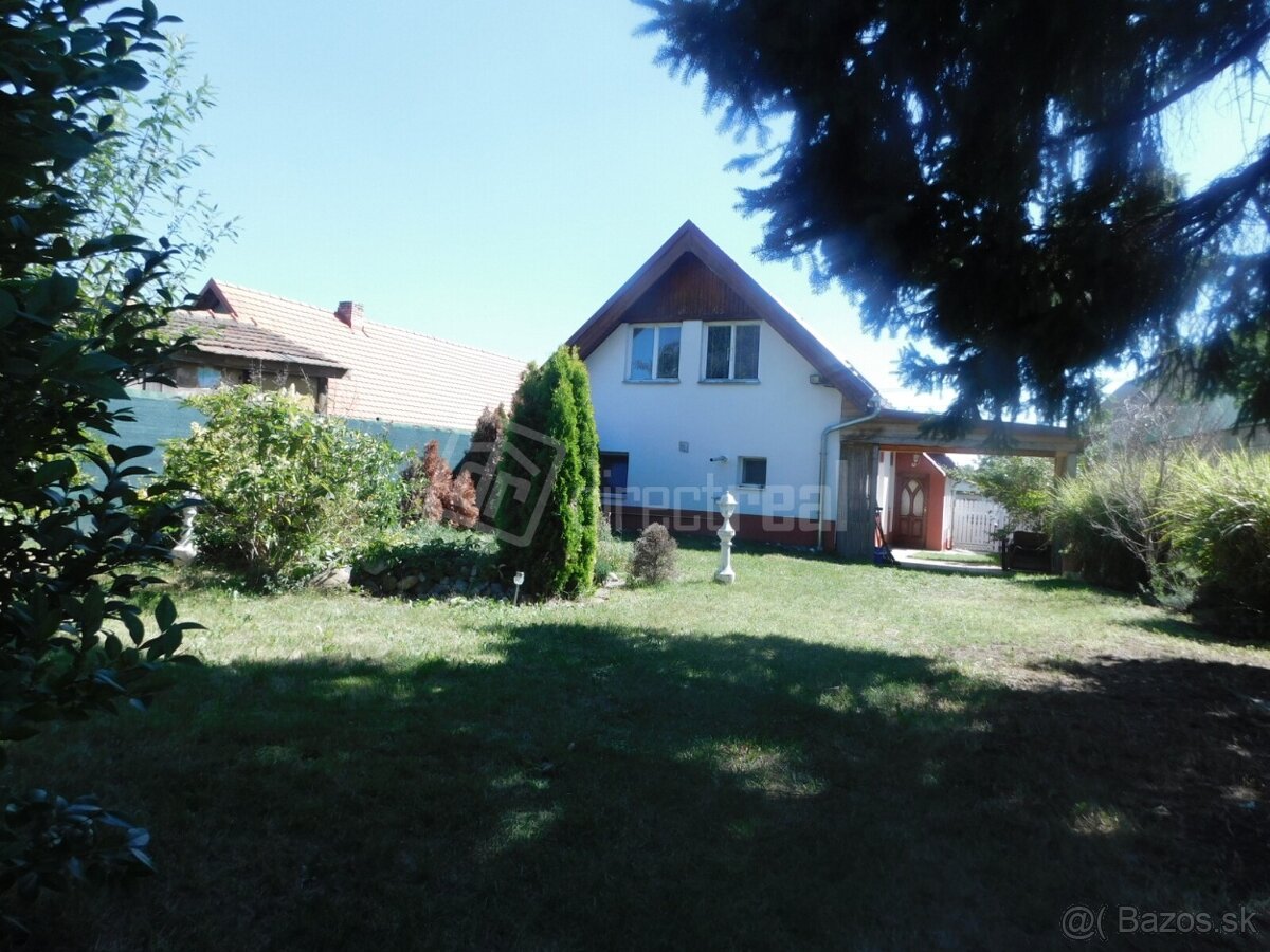 Pekný dom na slnečnom pozemku s bazénom a jazierkom - 17