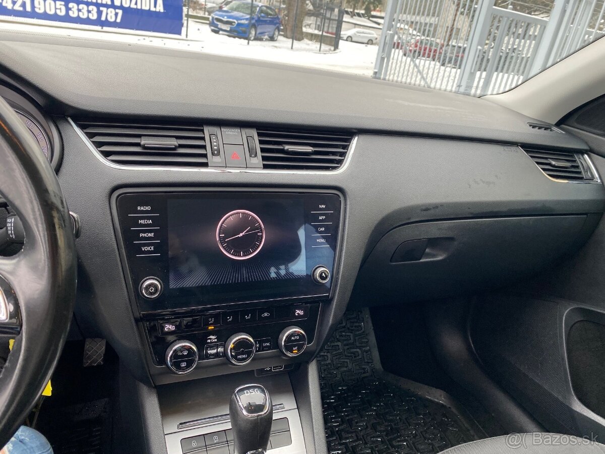 ŠKODA OCTAVIA 1.6 DSG COMBI AMBITION - 17