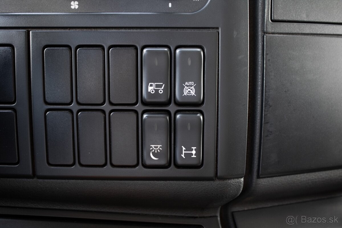 MAN TGL 12.220 4x2 BL - 17