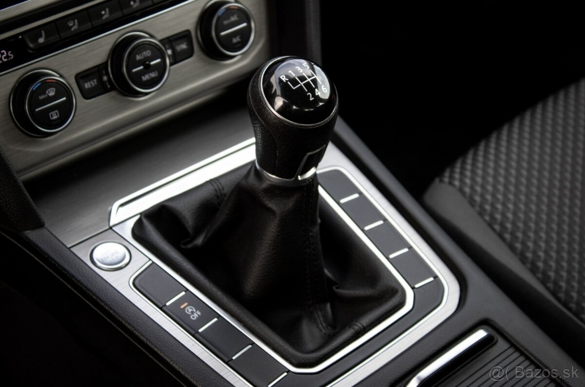 Volkswagen Passat Variant 2.0 TDI 2018 manuál - 17