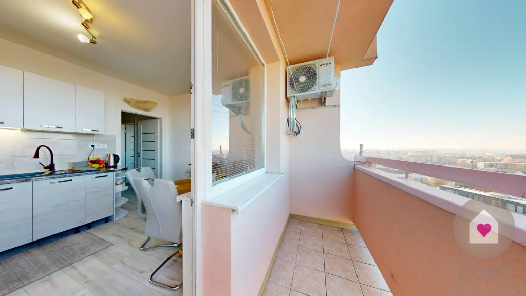 ZREKONŠTRUOVANÝ 3-IZBOVÝ BYT (74 m2) S BALKÓNOM, PIVNICOU, 2 - 17