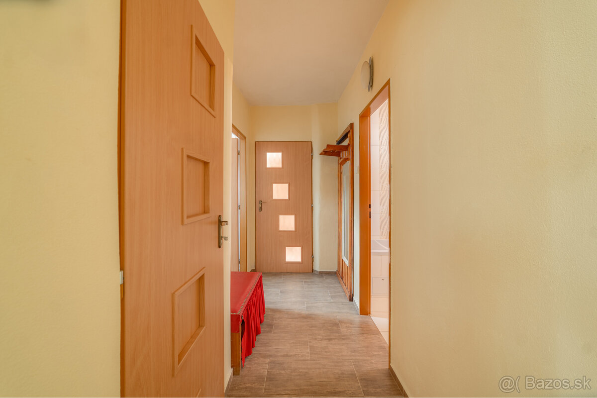 Príjemný dvojgeneračný rodinný dom | 1794 m² | Šemša - 17