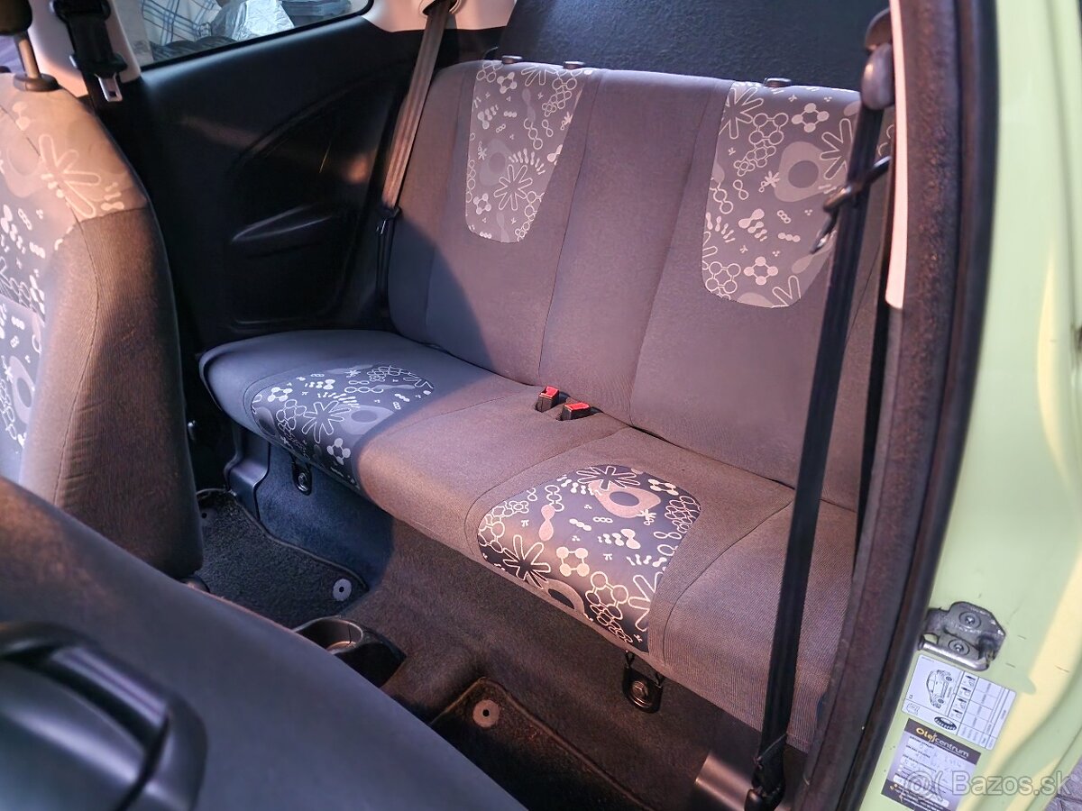 Ford Ka 1.2i Duratec 70k M5 Ambiente (benzín) - 17