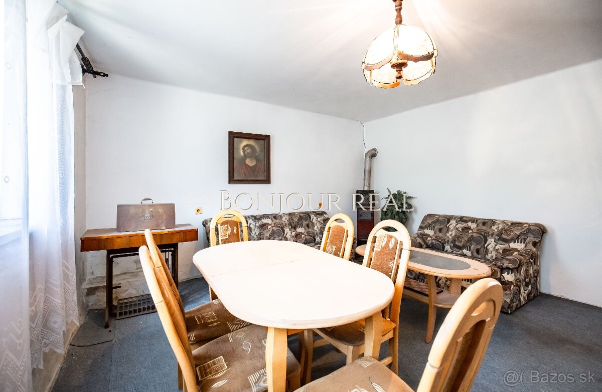 MALEBNÝ SEDLIACKY DOM V HORNÝCH OREŠANOCH S POZEMKOM 557m2 - 17