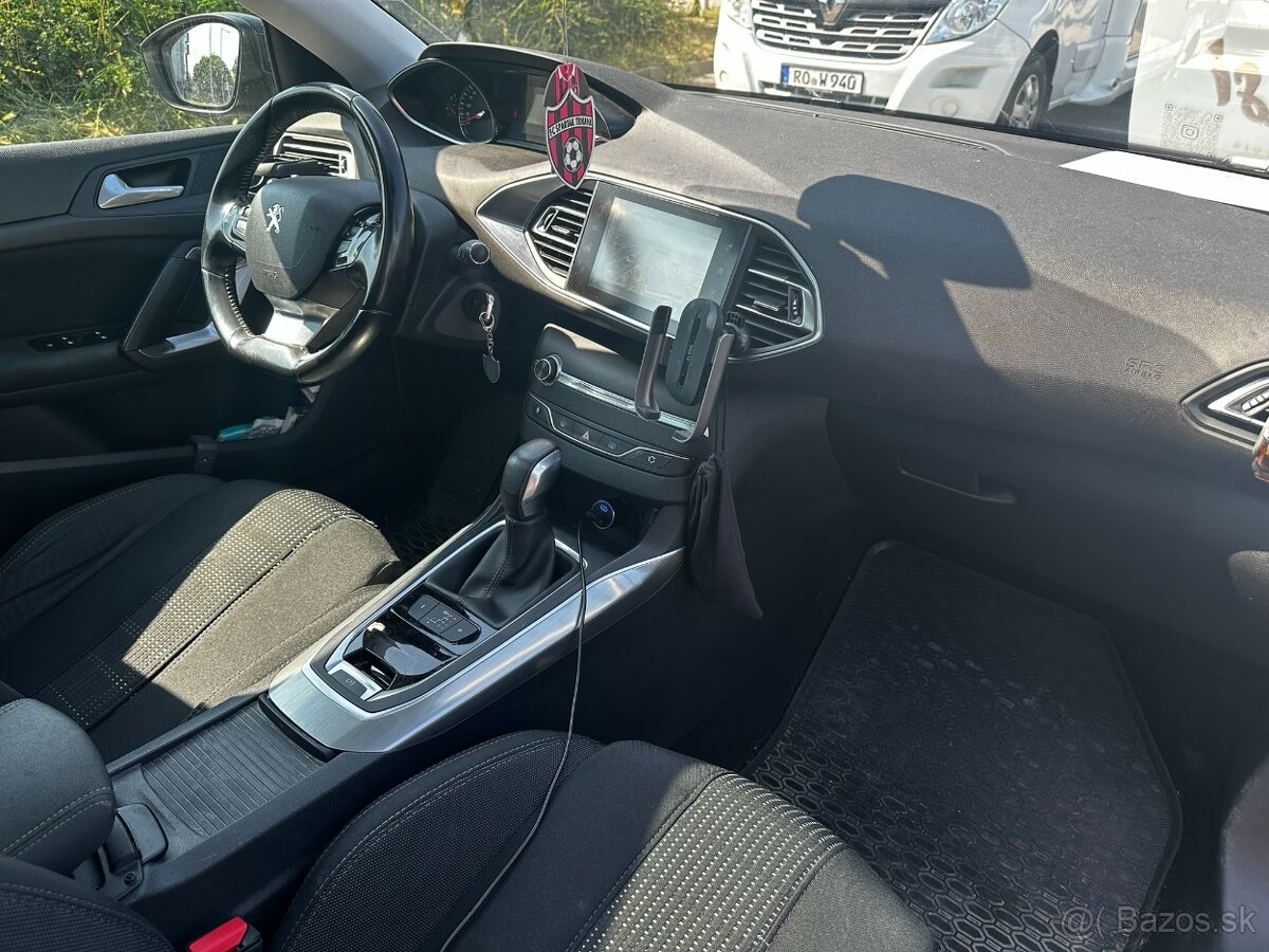 Peugeot 308 SW 1.2 PureTech - 17