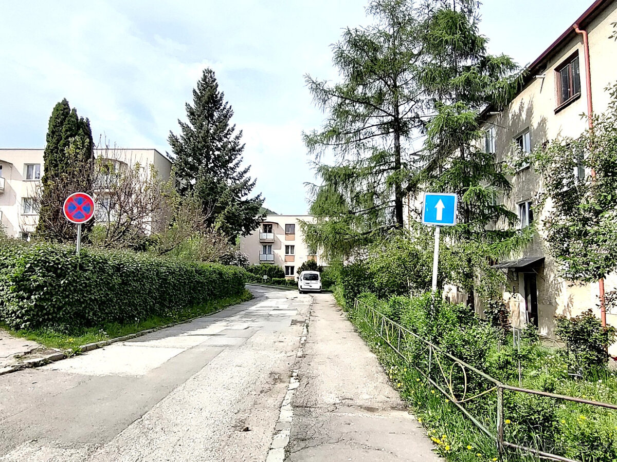 Zaujímavý TEHLOVÝ 2 i. Pohradová (Ďumbierska), OV, LO, 2p - 17