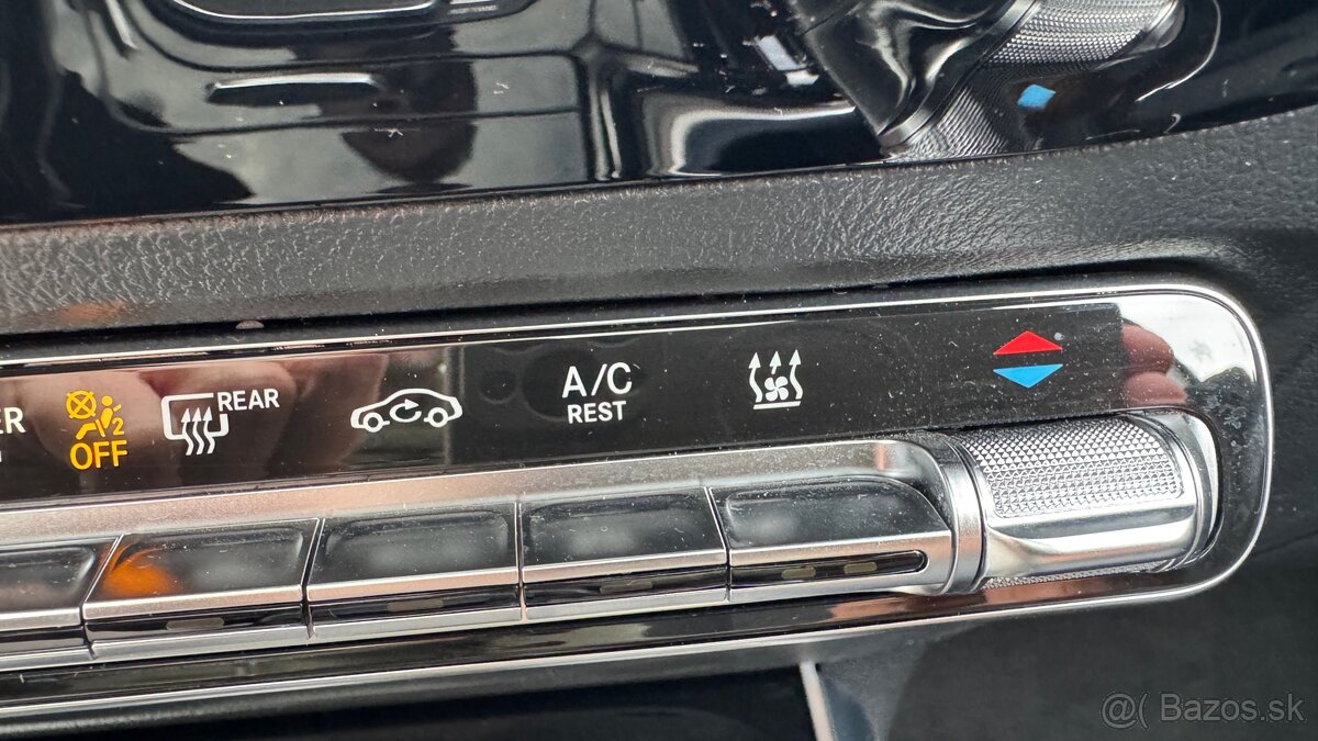 Mercedes GLA 200d 4MATIC Dph Záruka Veľká výbava - 17