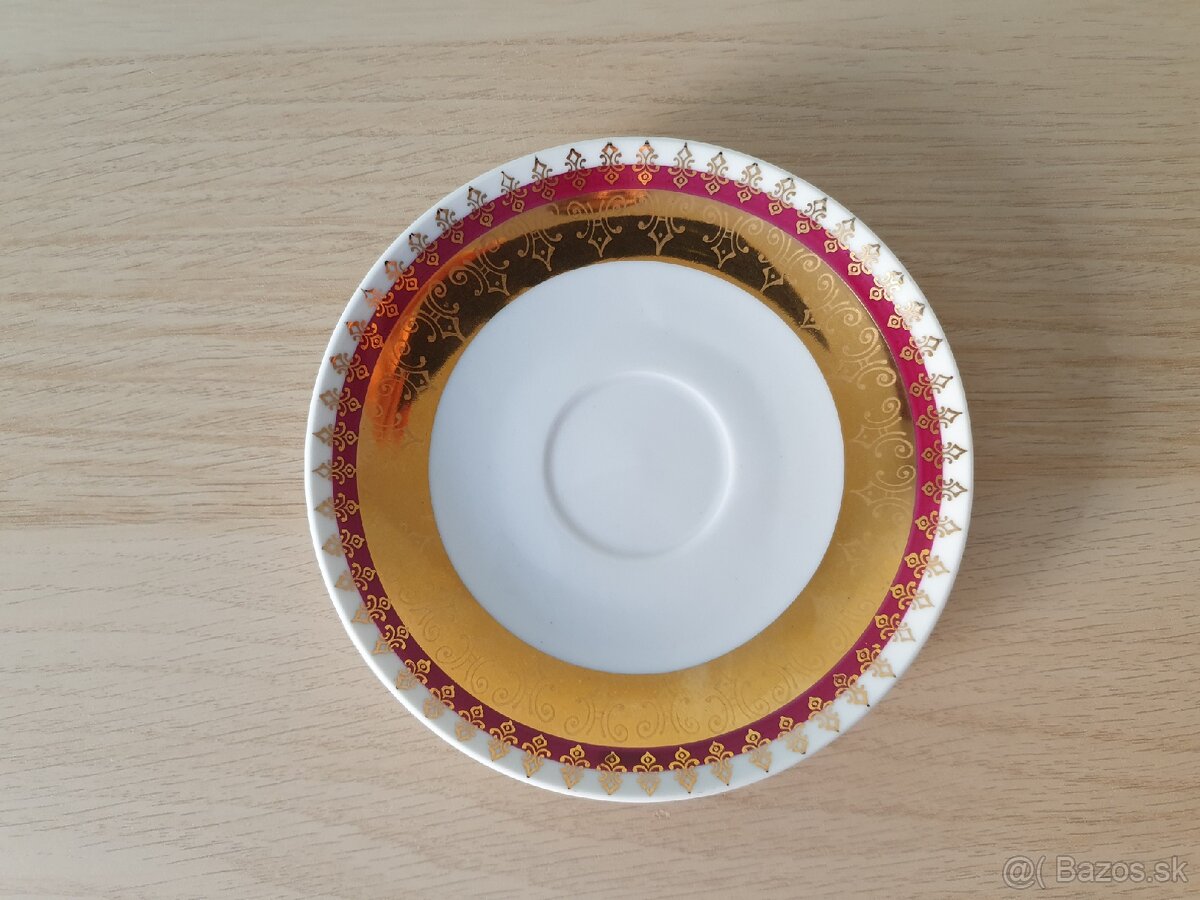 Porcelánové šálky s tanierikmi - súprava - 17