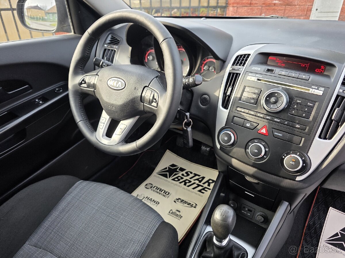Kia Ceed 1.4 CVVT / Facelift 2011 / 172 tisíc KM / Nová STK - 17